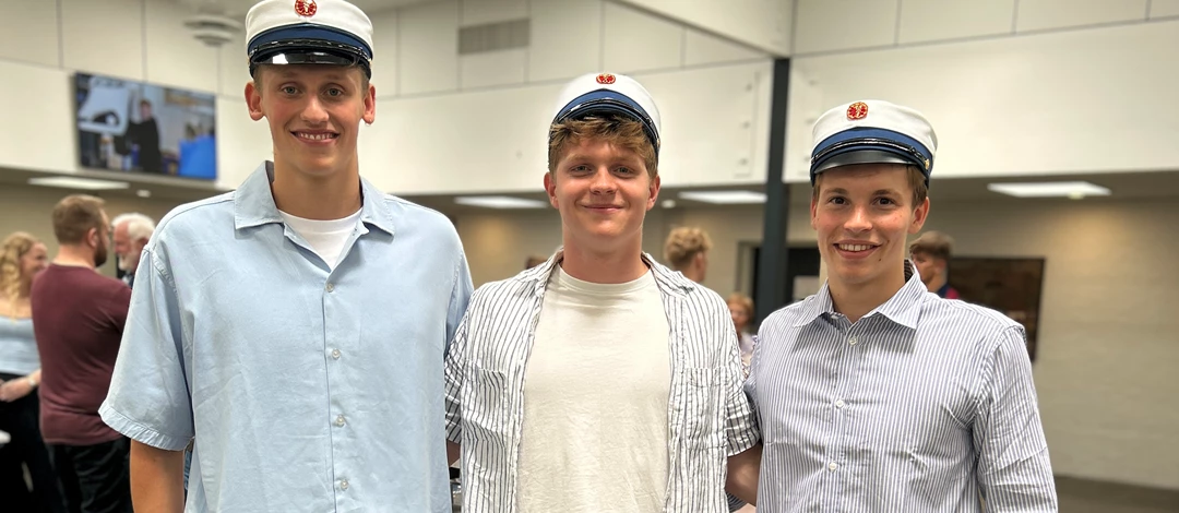 Årets første studenter fra Thisted Handelsgymnasium har nu fået hue på