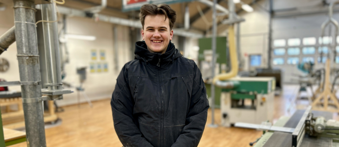Tømrerelev fra EUC Nordvest tager en del af sin uddannelse på Færøerne